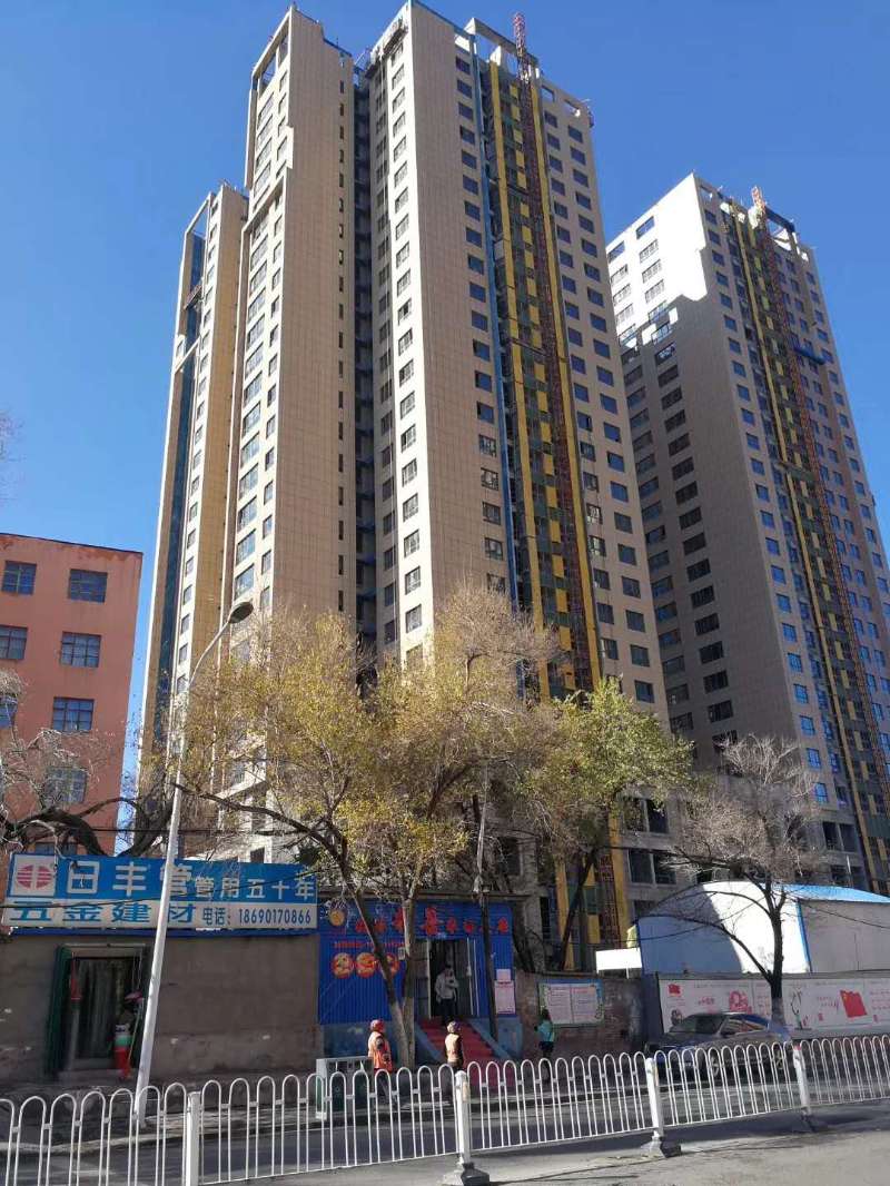 額爾齊斯河河道管理處集資樓鍍鋁鋅鋼板復(fù)合巖棉3萬(wàn)平方